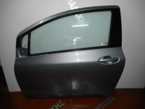 toyota-yaris-2006-2011-aristeri-porta-dythyri-asimi-skoyro  
